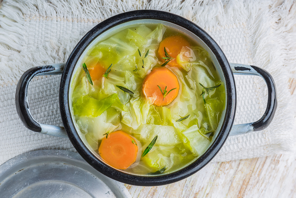 Sopa de Pollo con Verduras de Rápida Preparación
